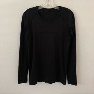 black lululemon long sleeve